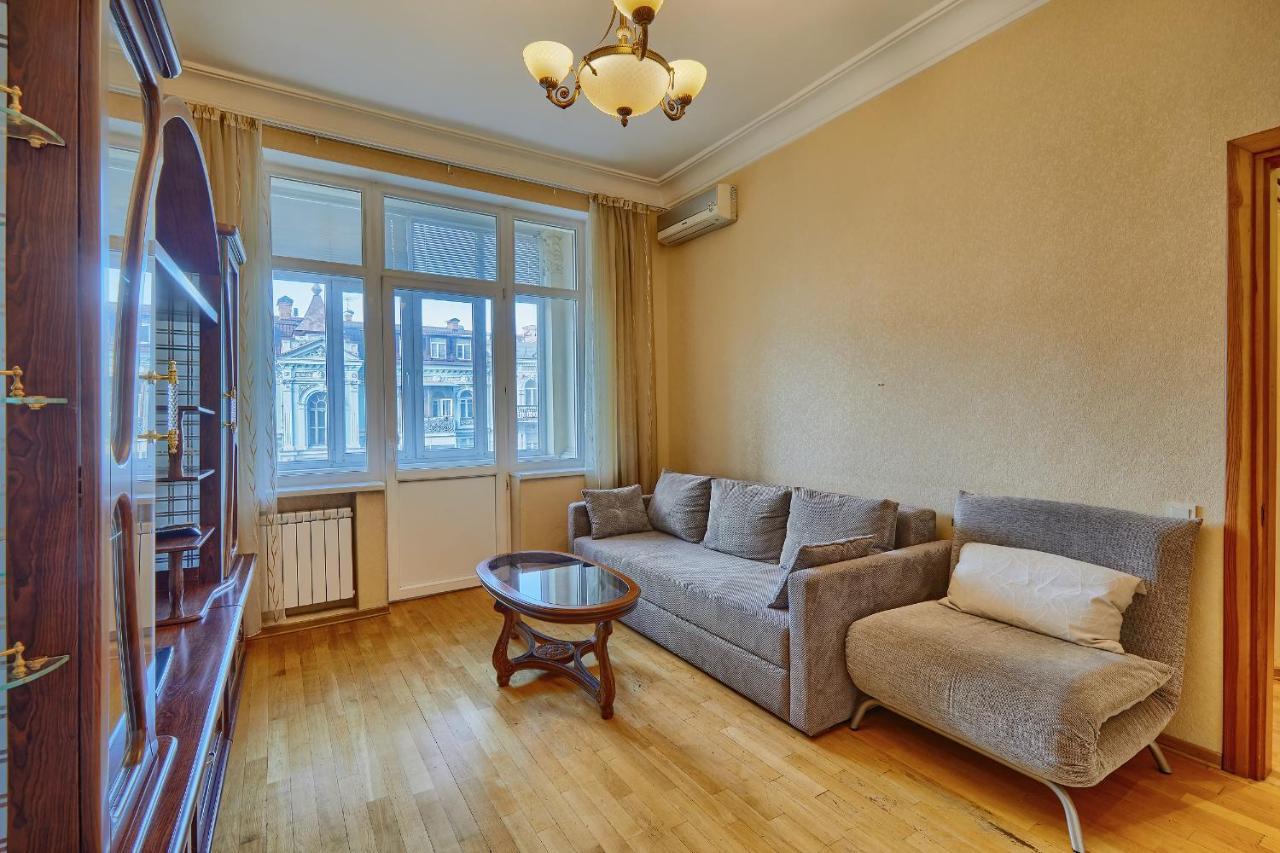 Apartment Near Lva Tolstoho Square Kiew Exterior foto
