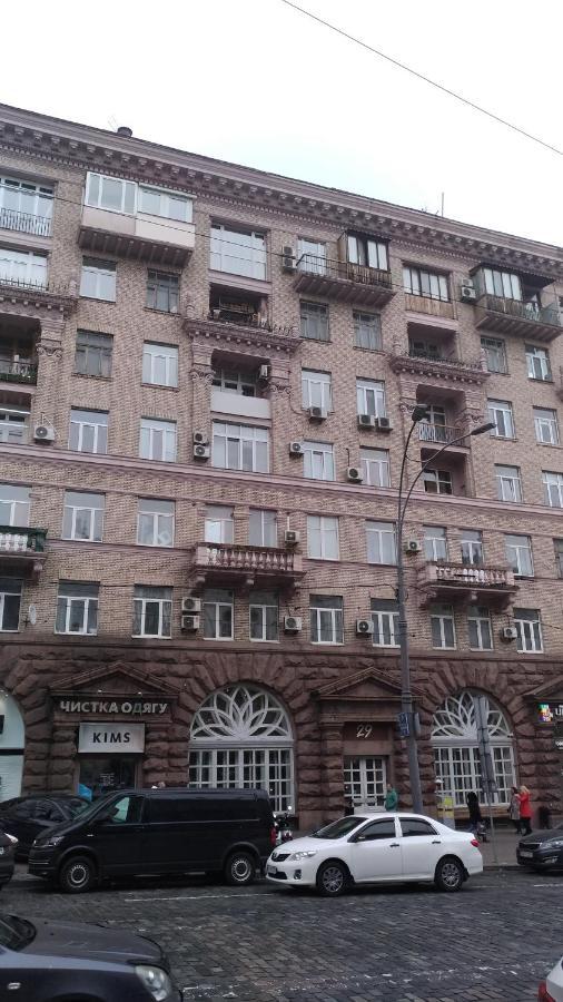 Apartment Near Lva Tolstoho Square Kiew Exterior foto